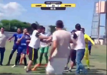 Confusão entre prefeitos paralisa partida da Copa Assomasul (TV Sobrinho, Reprodução)