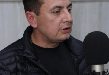 Guga em entrevista na rádio Laguna 