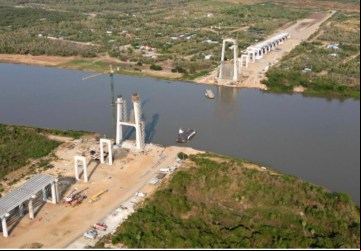 Ponte está sendo construída sobre o rio Paraguai. Toninho Ruiz 