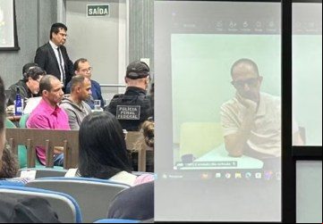 Ao fundo Jamil Name Filho, que acompanhou todo o julgamento por videoconferência, em sala no Presídio Federal de Mossoró, e abaixo: de camisa rosa, Marcelo Rios, ao lado de Rafael Antunes