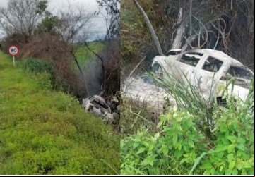 Caminhonete pegou fogo após a colisão 