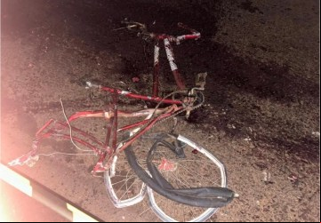 Bicicleta ficou destruída e ciclista morreu no local 